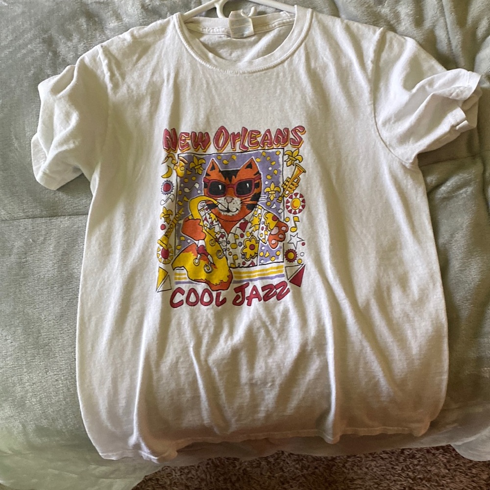 White New Orleans t shirt